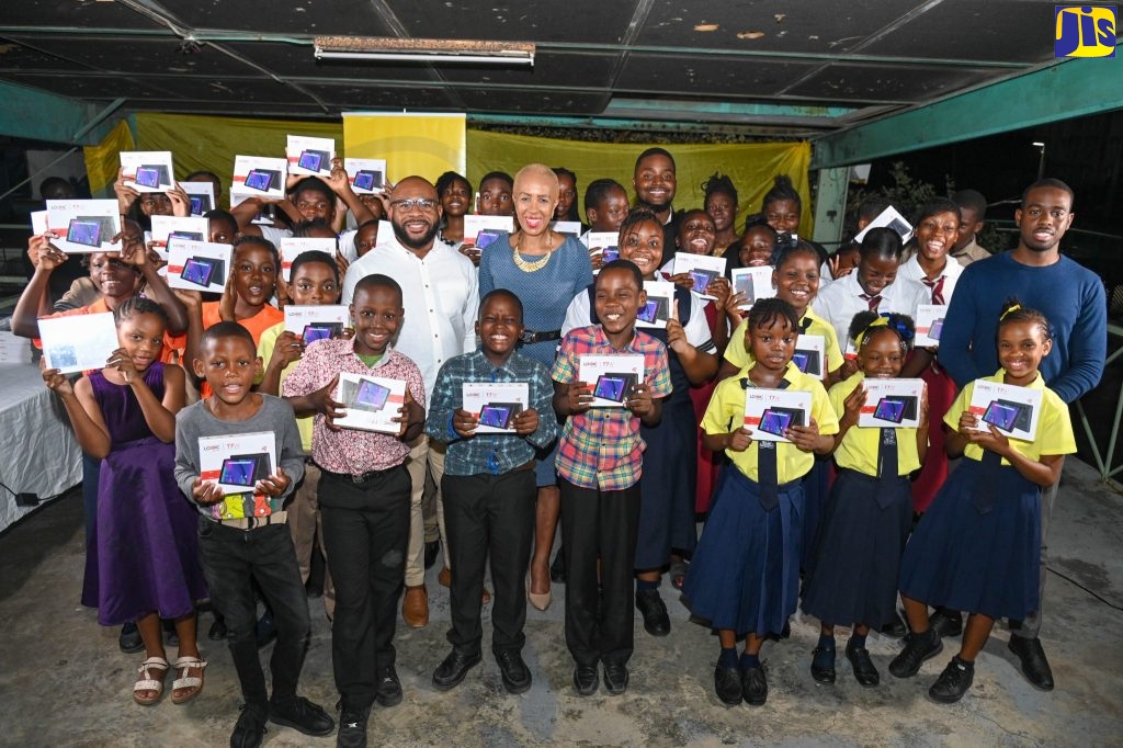 Golden Foundation lauded for tablet donation to schools