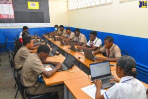 10,000 laptops being provided to high schools