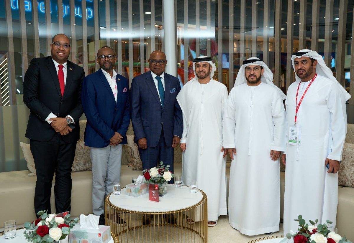 Jamaica further engages Emirates Airline to bolster routes in region 